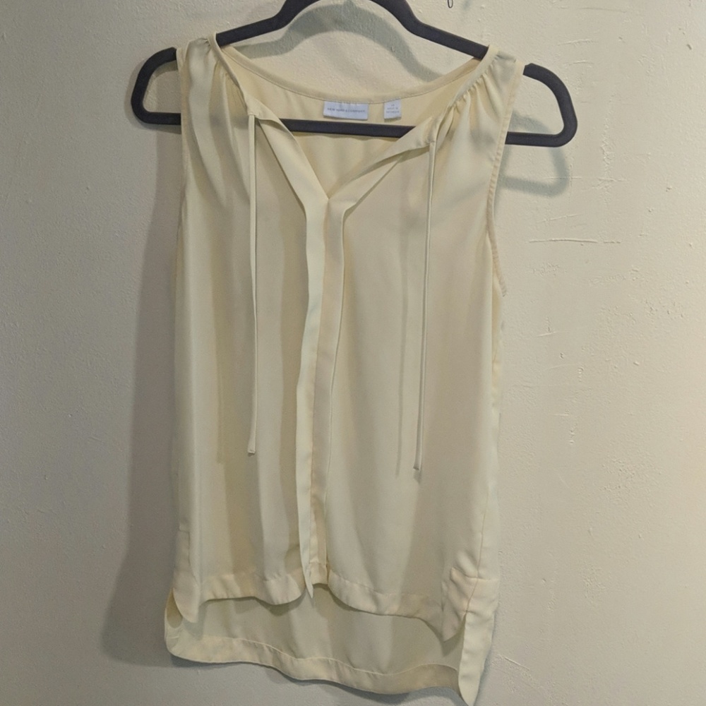 🍀NY&Co Yellow blouse